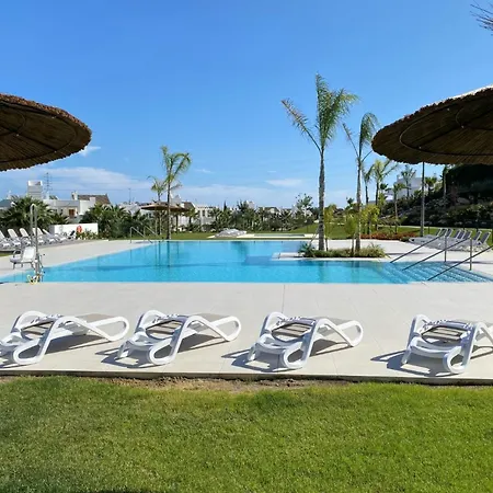 Al-1604 Ground Floor Alcazaba Lagoon * エステポナ